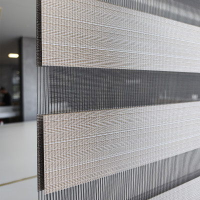 Διπλό ρόλερ Zebra TRB11 Μπεζ-Χρυσό με ανάγλυφη μαύρη γραμμή στο δίχτυ ΖΑ16