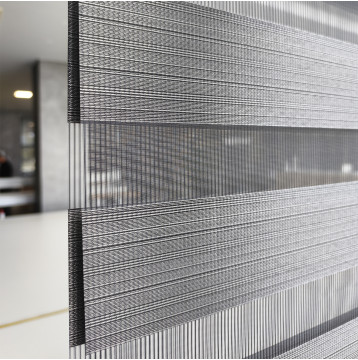 Διπλό ρόλερ Zebra TRB9 Ασημί-Μαύρο με ανάγλυφη μαύρη γραμμή στο δίχτυ ΖΑ17