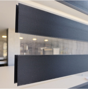 Διπλό ρόλερ Zebra  Ελεγχόμενης σκίασης V10 Μαύρο ΖΑ40